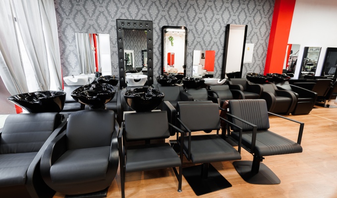 test Czarne myjnie fryzjerskie w salonie Perfect Studio